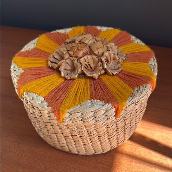 Vintage Sunburst Accent Basket with Warm Tones handmade Mcm wicker - Picture 8 of 8